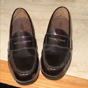Johnston & Murphy Black Leather Slip-On Loafers in impeccable shape.
